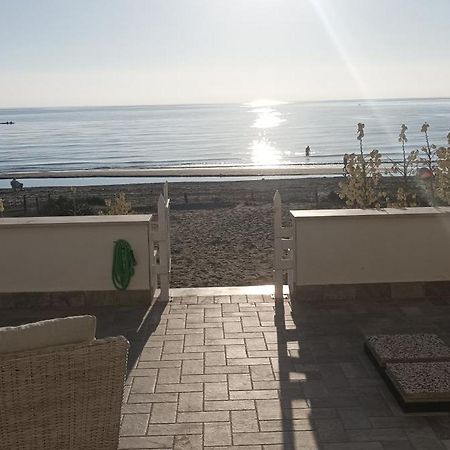 The Suite On The Beach Торваяніка Екстер'єр фото