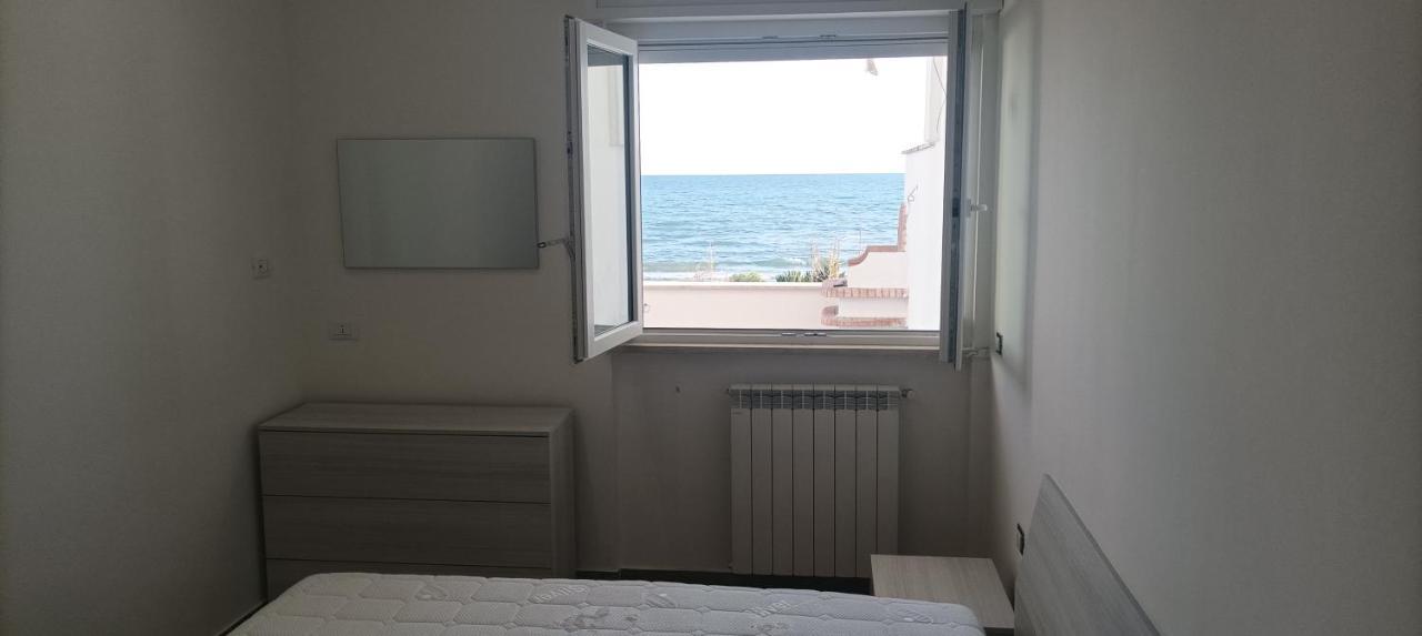 The Suite On The Beach Торваяніка Екстер'єр фото