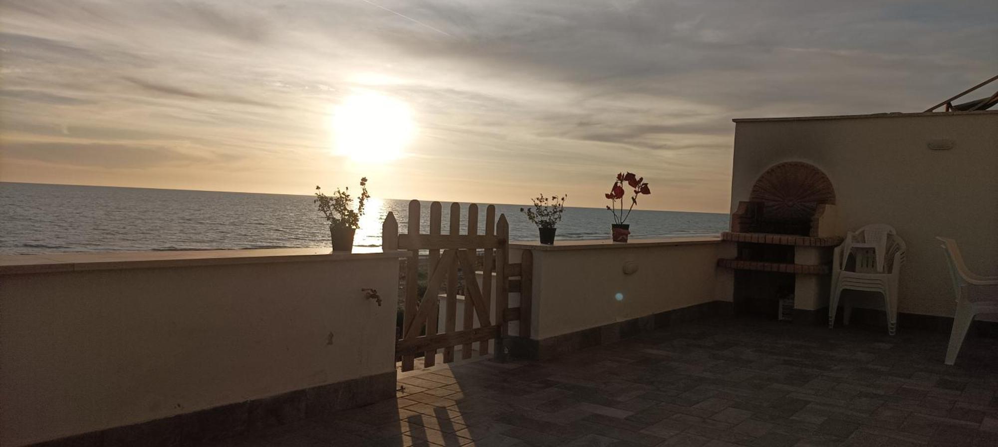 The Suite On The Beach Торваяніка Екстер'єр фото