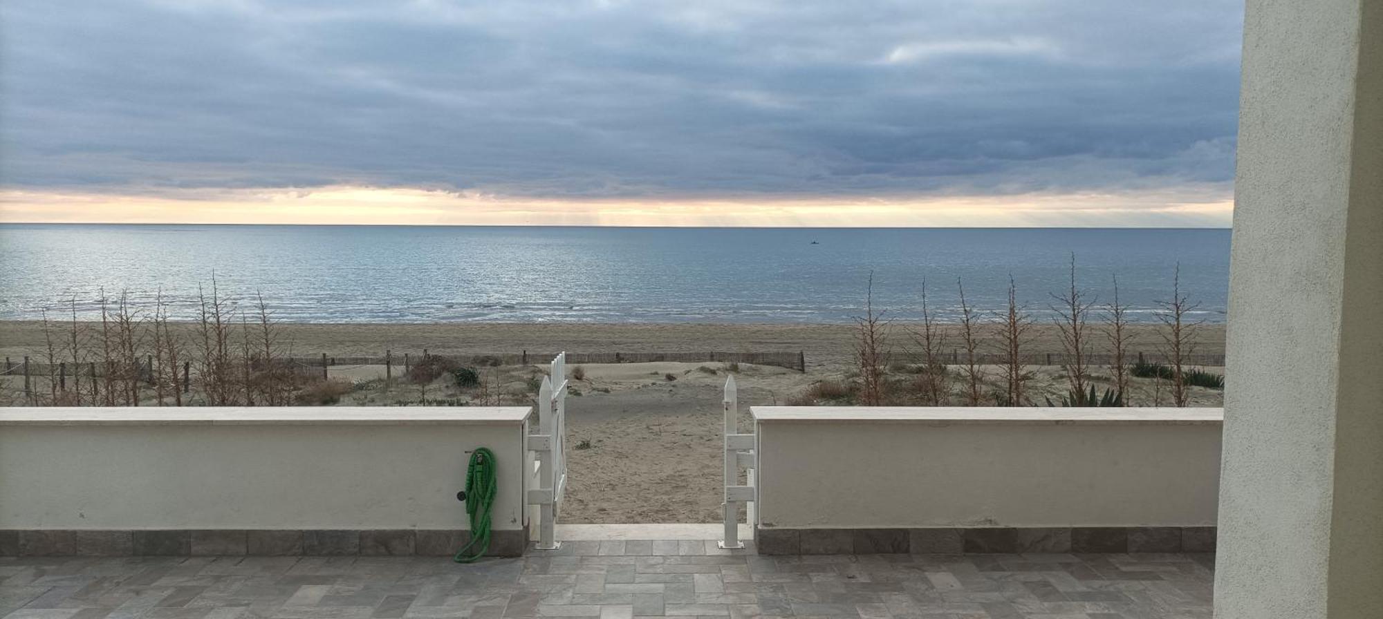 The Suite On The Beach Торваяніка Екстер'єр фото